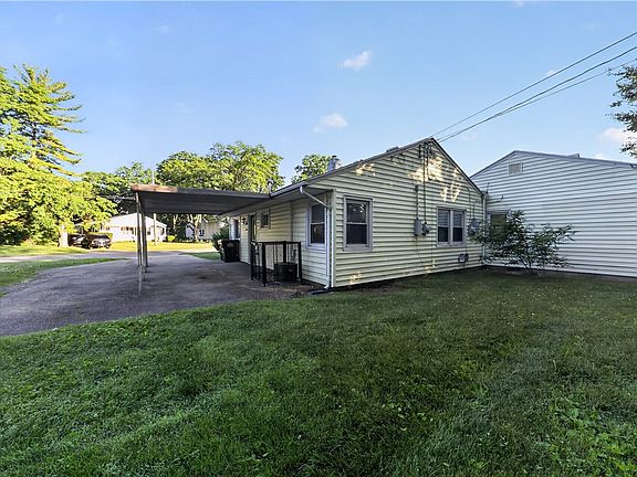 2nd image of 2206 Hazelton Ave