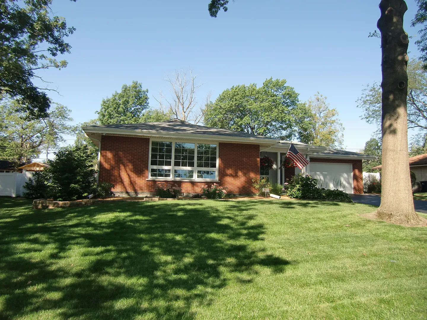 14516 Oakley Ave photo 1
