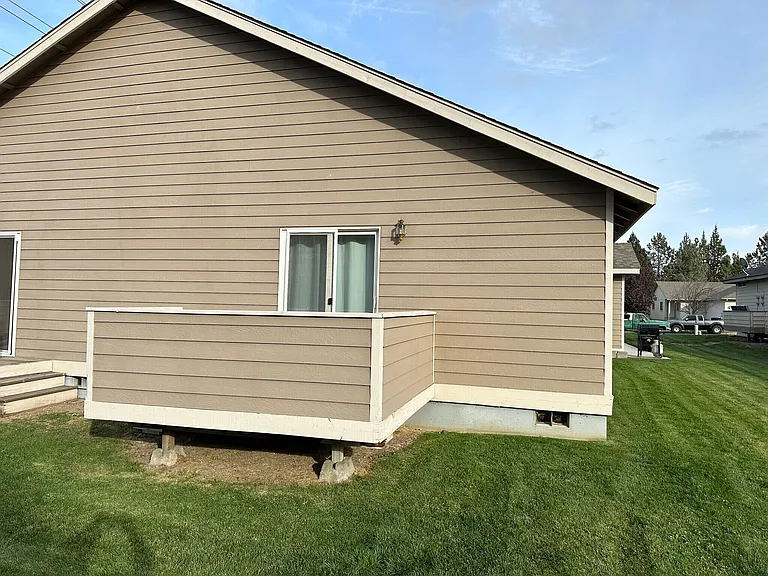 751 NE Savannah Dr — Photo 13