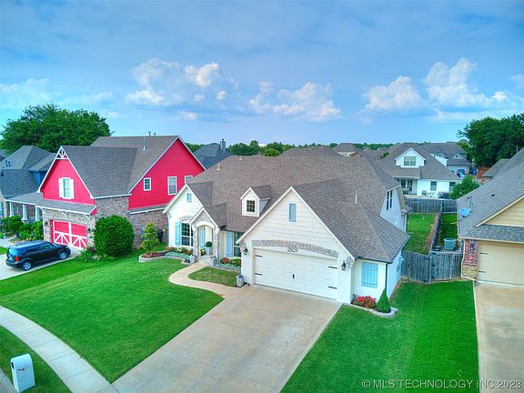 4th image of 2809 N Juniper Ave
