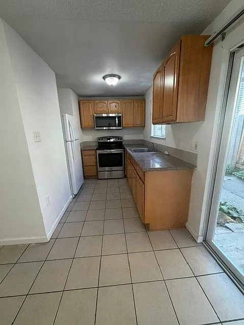 3424 South 146th Street, Unit 1 — Photo 3