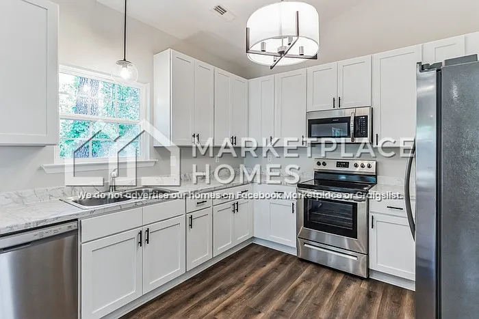 1612 College St SE — Photo 9