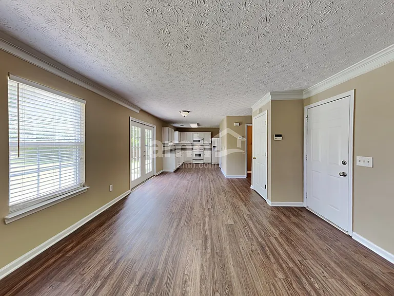 1394 Ivey Pointe Dr — Photo 6