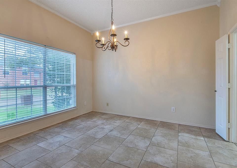 1st image of 10217 Max Ln #10217