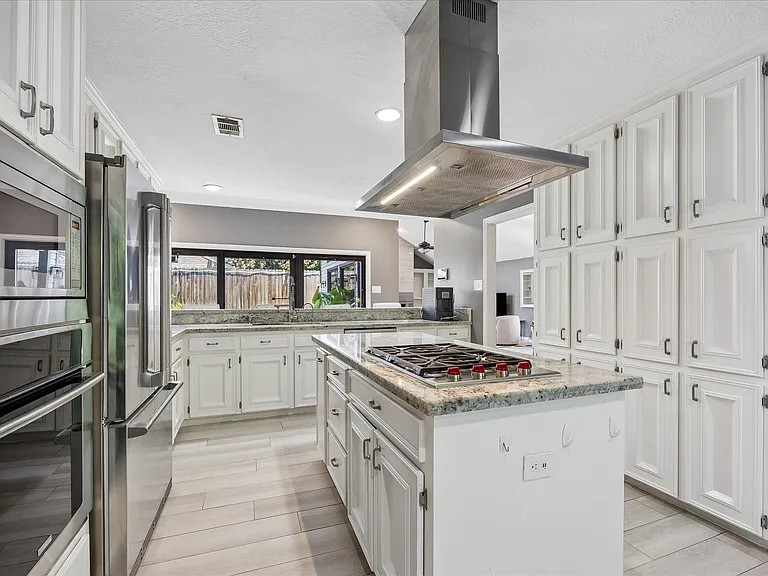 11646 Manor Park Dr — Photo 12