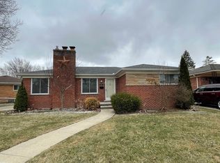 21541 Pallister St, Saint Clair Shores, MI 48080