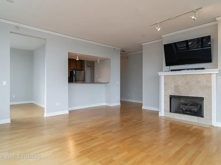 200 N Jefferson St #1906 — Photo 6
