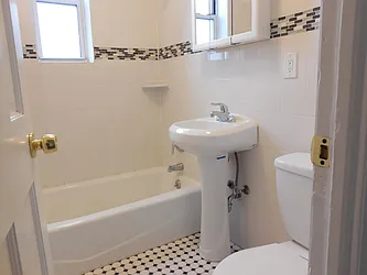 Rented by Zikos Realty Services