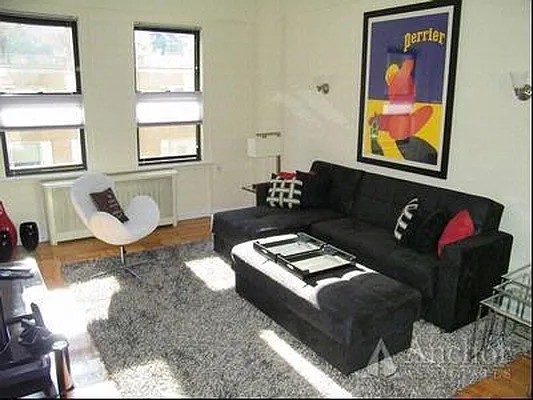 Rented by Anchor Associates | media 2