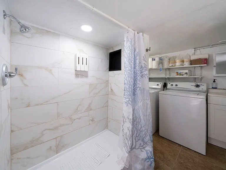 4464 E Riverside Dr — Photo 4