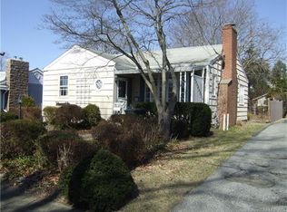 25 Longview St, New London, CT 06320