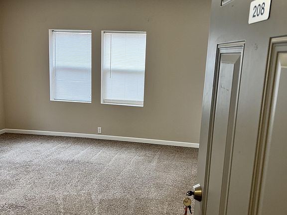 3rd image of 1305 E Armour Blvd APT 208