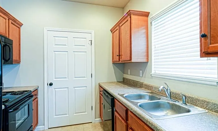 514 Broadridge Dr — Photo 4