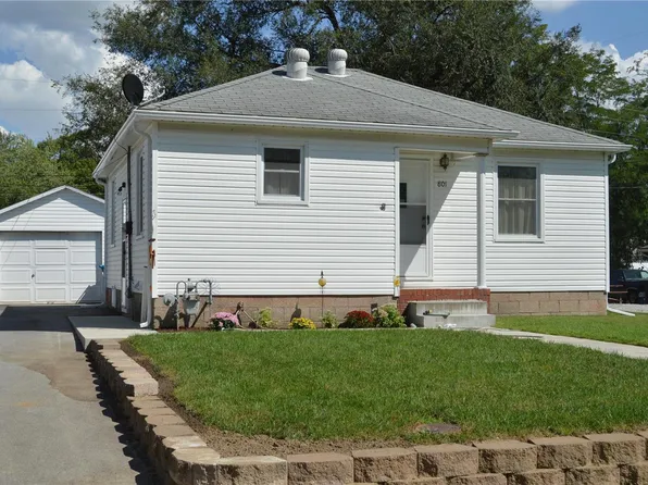 801 Lincoln Ave, Wood River, IL 62095