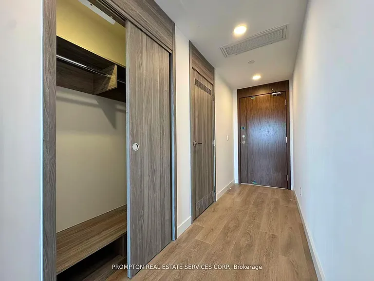 75 Billes Hts #1201 — Photo 2