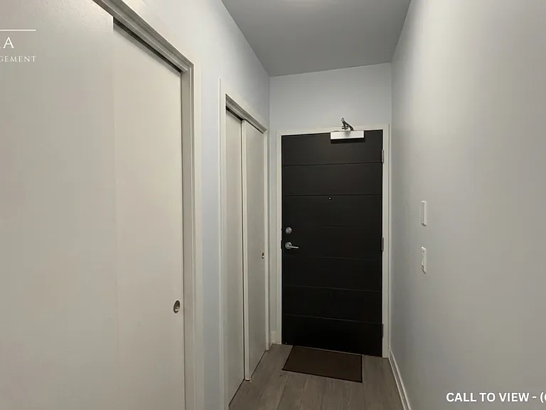 212 King William St #401 — Photo 9