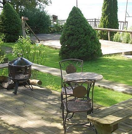 3rd image of 1733 Harrison Ln