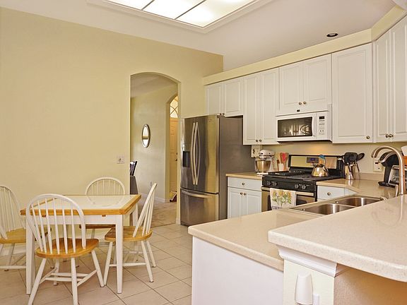 2nd image of 1910 Worchester Way