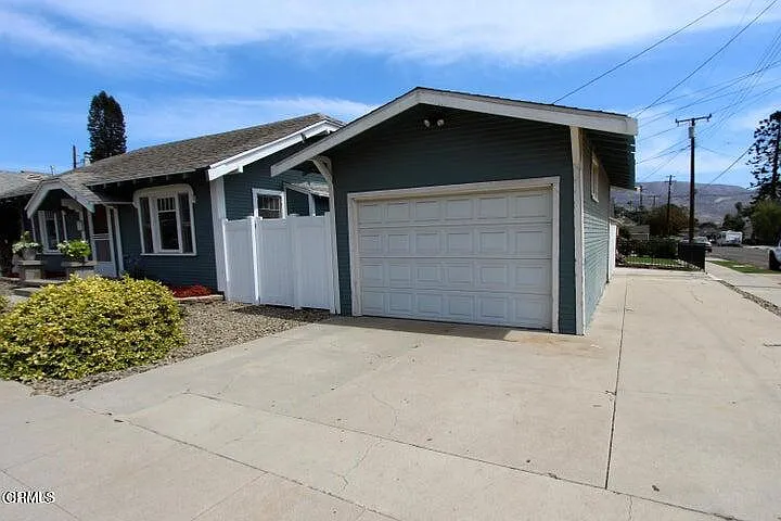 728 E Pleasant St — Photo 7