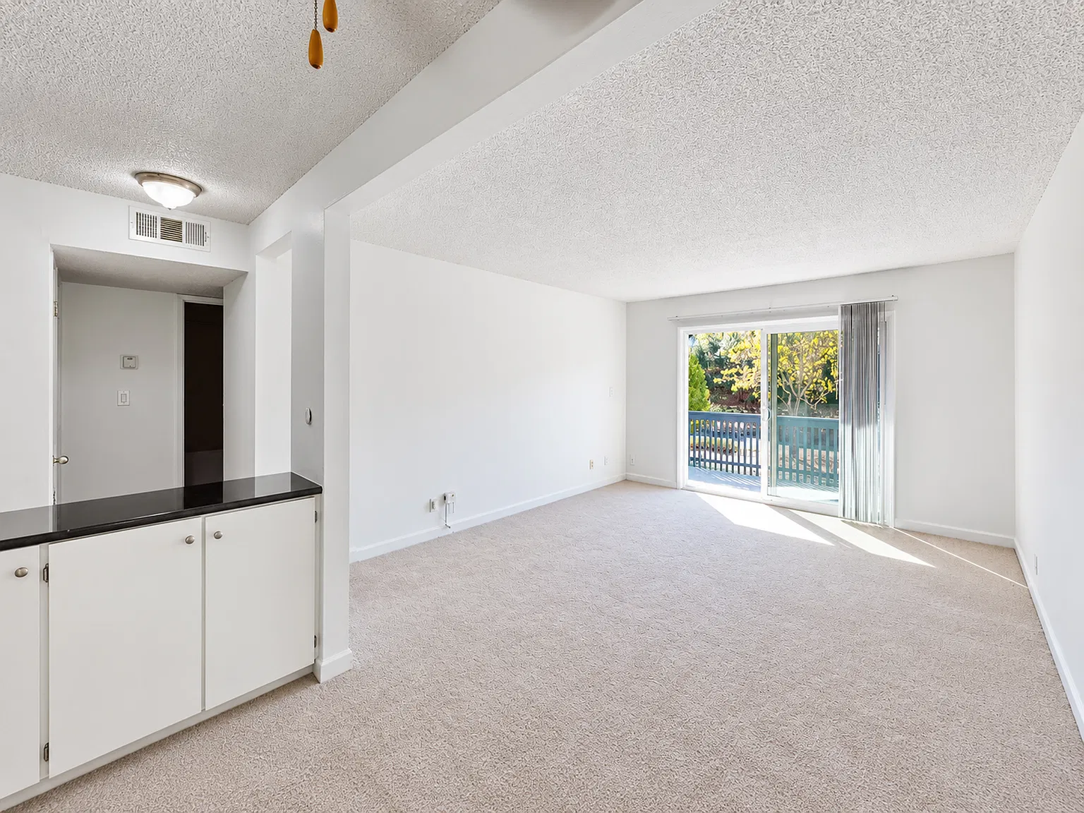 1002 Ignacio Blvd — Photo 1