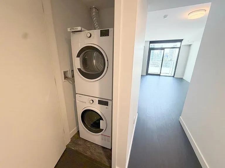 6608 Sussex Ave — Photo 3