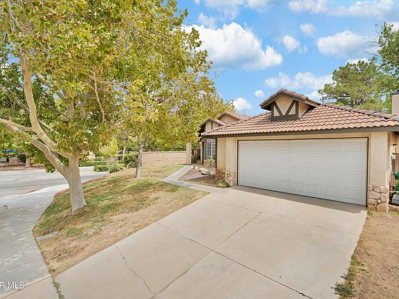 5th image of 39370 Harvard Ln