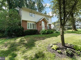 207 Cowbell Rd, Willow Grove, PA 19090