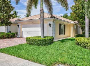 923 Magdalena Rd, Palm Beach Gardens, FL 33410