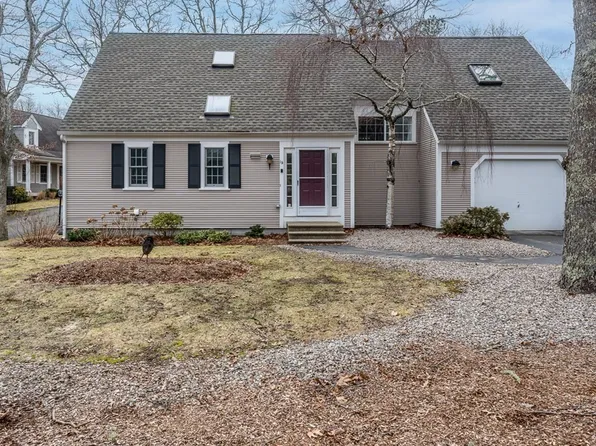 15 Vista Cir, Barnstable, MA 02630