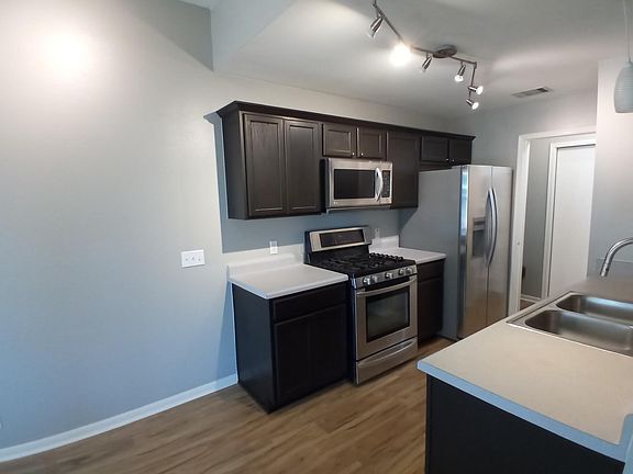 5th image of 1005 Lantana Ct
