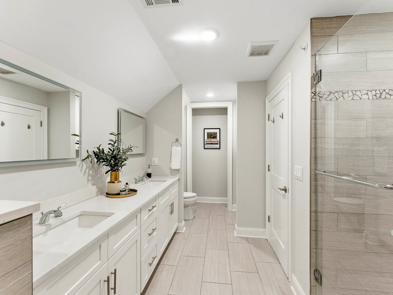 3 bed, $5,500 — Photo 2
