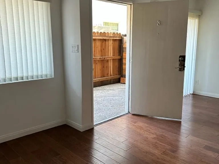 G11707 — Photo 26