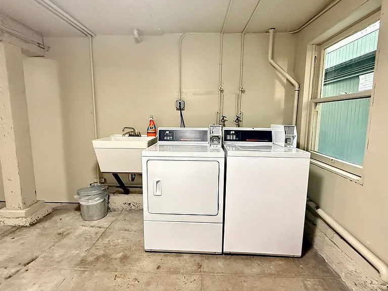 1759 Chestnut St #C — Photo 11