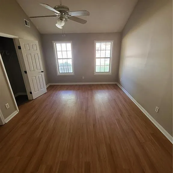 2622 Country Trce SE — Photo 3