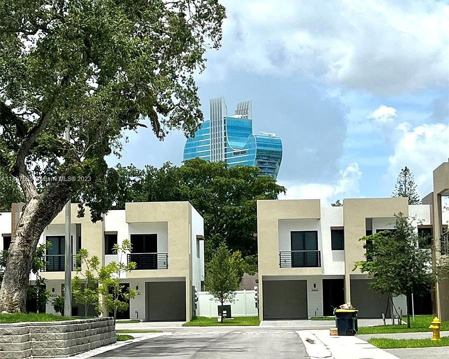 1st image of 5521 W Oak Way #5521