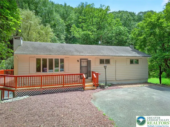 201 Andreas Rd W, Andreas, PA 18211