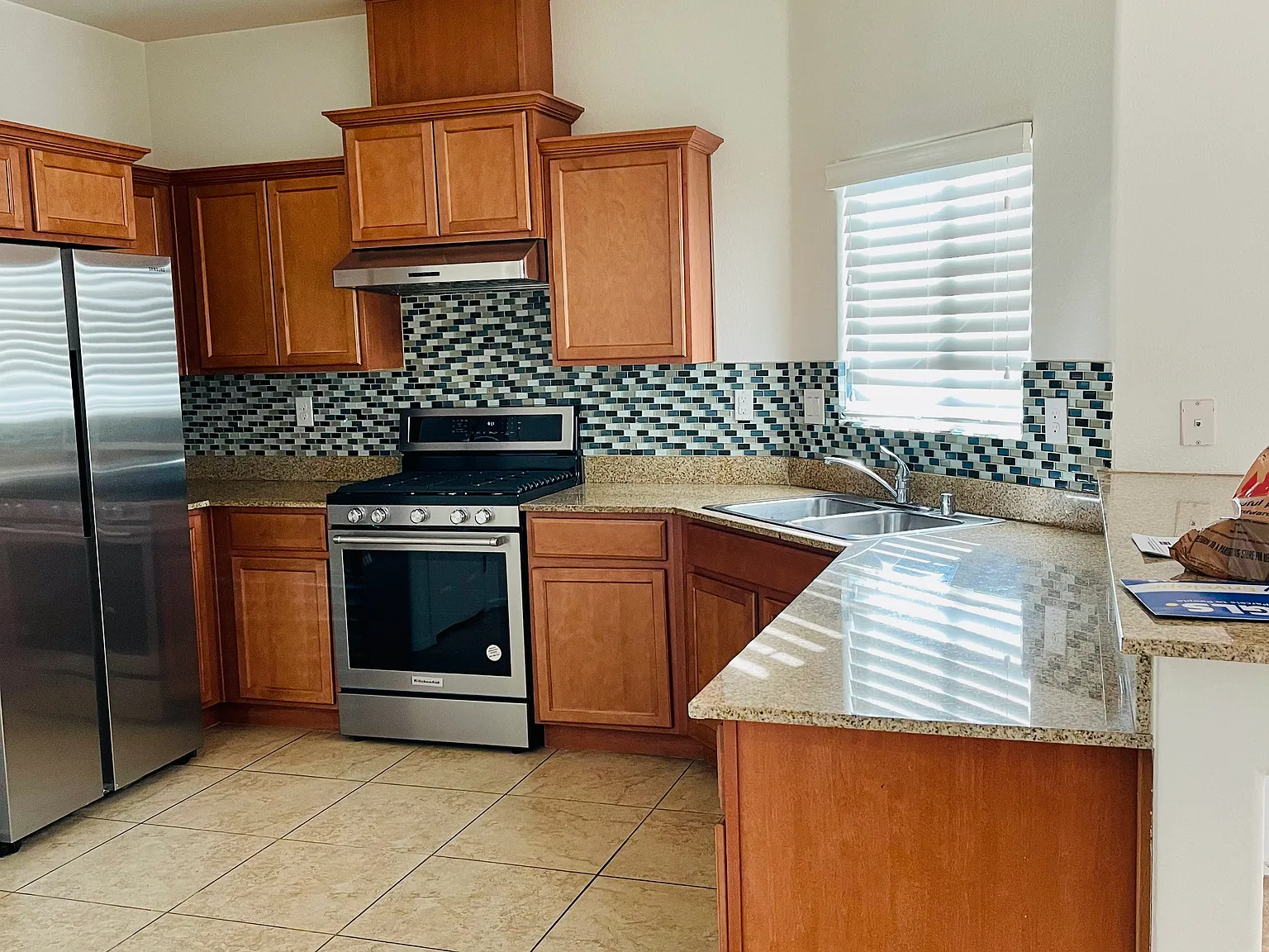 3 bed, 2145 sqft, $2,095 — Photo 3