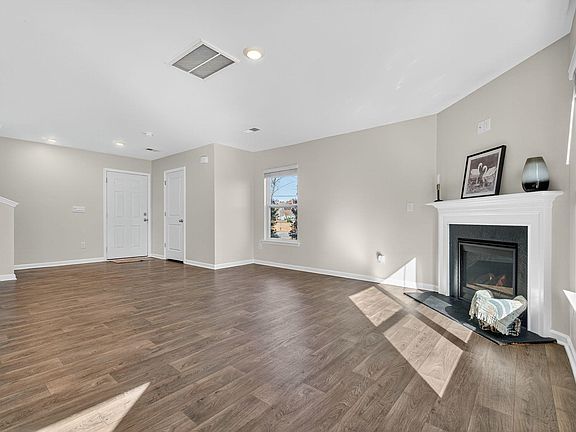 5th image of 1013 Bridlebrook Trl