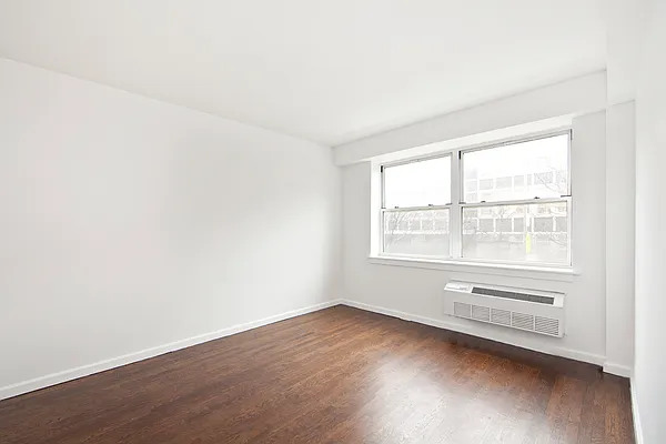 Rented by R New York | media 33