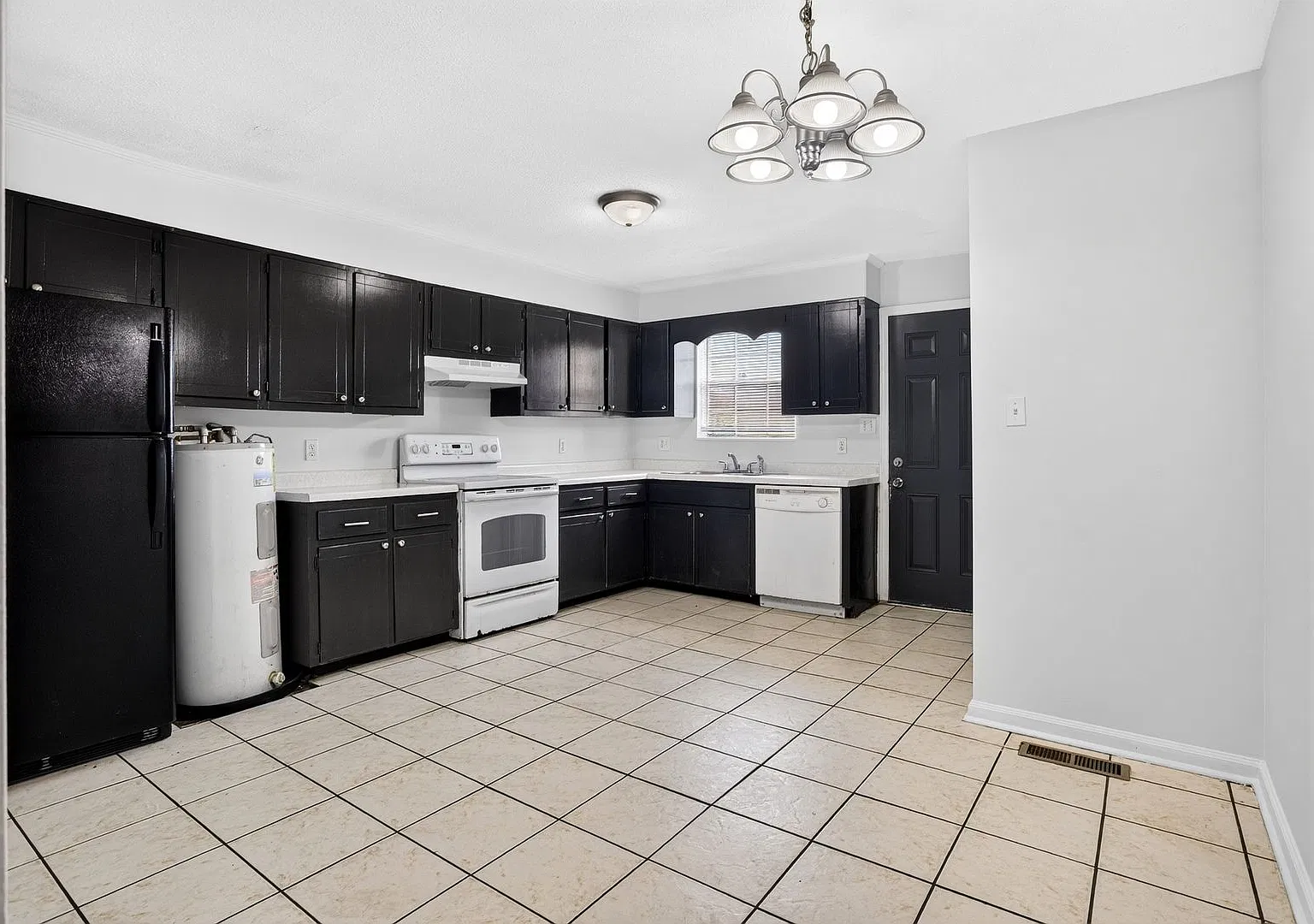 3620 N Ocoee St — Photo 2
