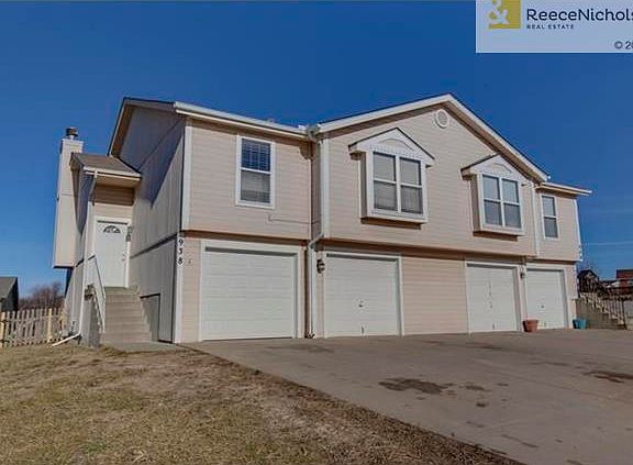 2nd image of 938 Goldfinch Ln