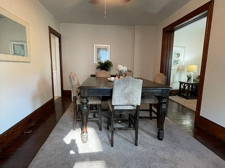 1146 Memorial Ave — Photo 5