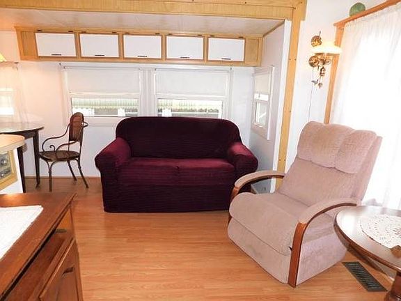 3rd image of 11154 Parakeet Dr