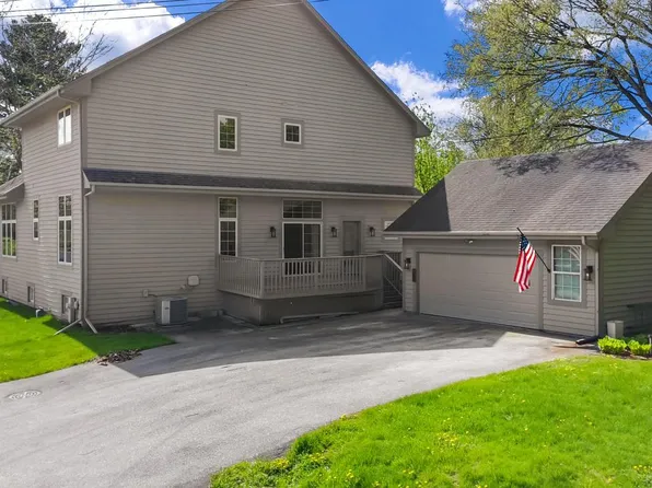 1451 Main STREET, Delafield, WI 53018