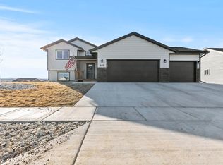 407 Summerfield Dr, Rapid City, SD 57703