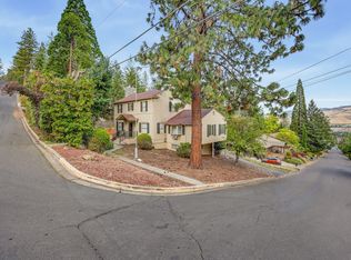 1395 Woodland Dr, Ashland, OR 97520