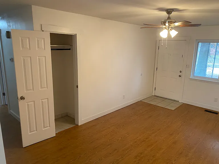 413 S Hickory Ave — Photo 6