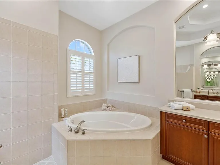 8950 Shenendoah Cir — Photo 18