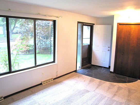 2nd image of 3013 Highbrook Dr