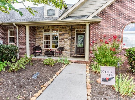 3rd image of 1533 Mint Meadows Dr